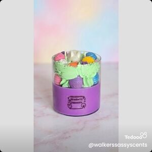 Peek-A-Boo Bunny Candle - Strawberry Cheesecake